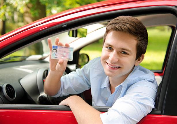 نصوص و مواد نظام رسوم رخص القيادة و تسجيل و ترخيص المركبات فى